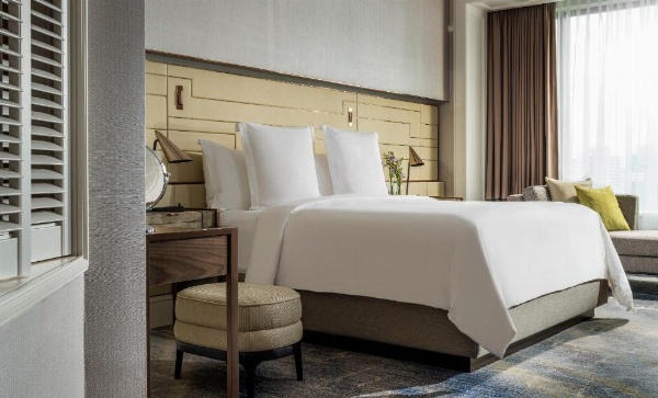 Four Seasons Hotel Singapore image 13